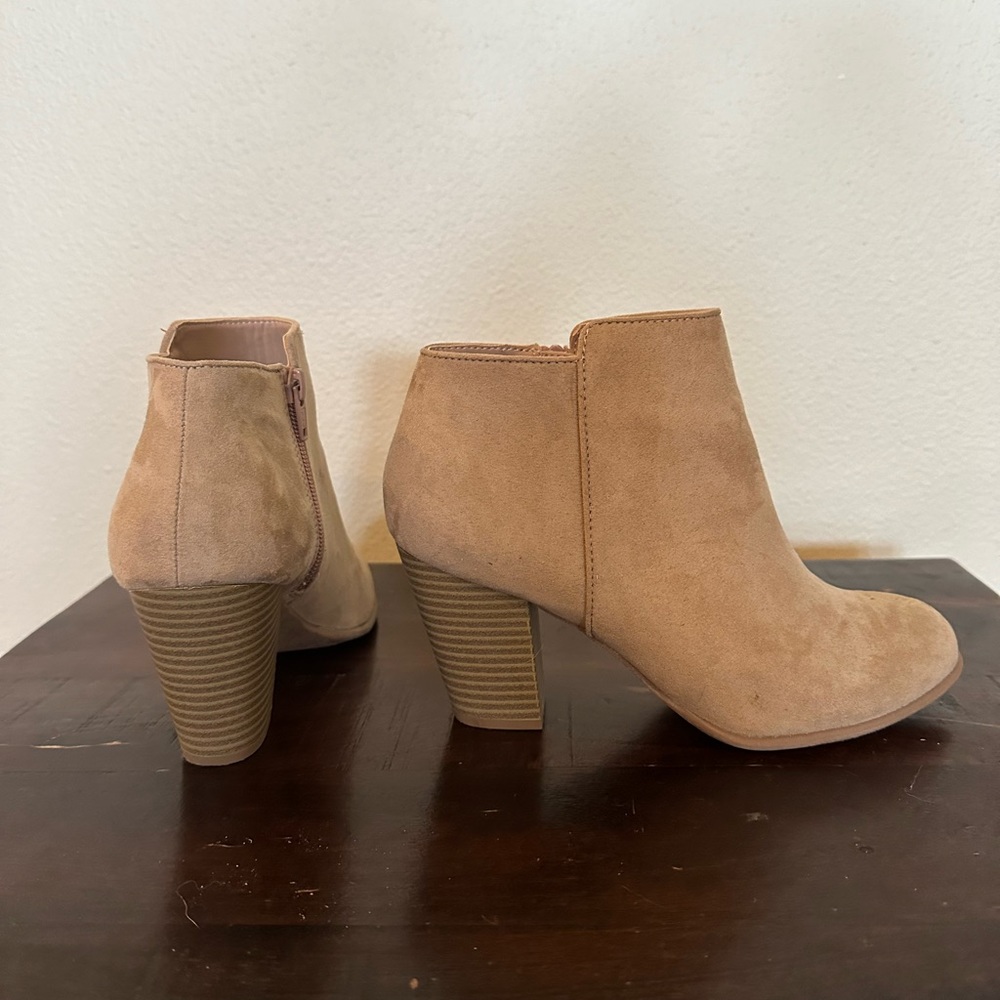 Basic heel booty, size 7